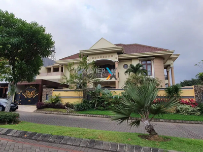 Disewakan Rumah Mewah di Boulevard Perumahan Elit Istana Dieng, Malang