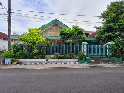 Hunian Luas 191 m2 Lokasi Nyaman di Area Jl Kaliurang Rampal Celaket