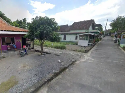 Lingkungan Kost UII, Sebidang Tanah Pekarangan Jalan Kaliurang