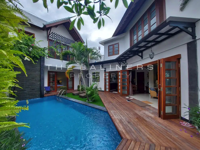 MODERN TROPICAL VILLA IN SEMINYAK: A BLEND OF COMFORT AND CONVENIENCE