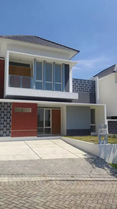 Rumah 2 Lantai. Rumah Baru. Di BSB Village Mijen Semarang