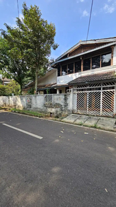 Rumah Hoek bagus di Petukangan Selatan Jakarta Selatan