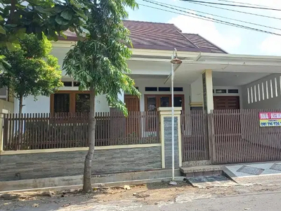 Rumah Tengah kota Minimalis Area Suhat Malang