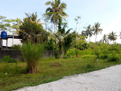 Tanah Apik 3 menit Lampu Merah Tempel-Jogja Pekarangan