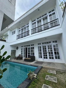 YEARLY FOR RENT 3 BEDROOMS VILLA IN SANUR-GMP024