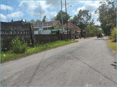 Tanah Jogja Barat, Selatan Pasar Baru Sentolo