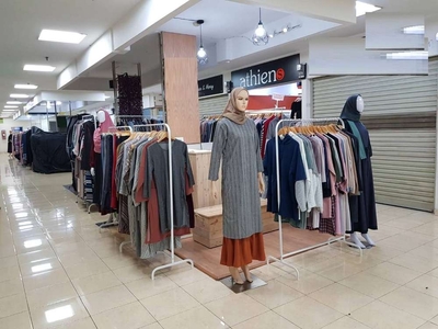Dijual Kios Cocok Untuk Usaha Pakaian di Baltos, Taman Sari