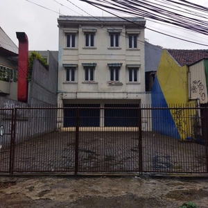 Dijual Ruko Gandeng 3 Lantai di Kebayoran Baru Jakarta Selatan