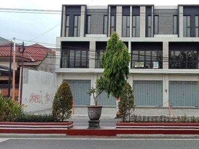 Disewakan Ruko Baru 3 Lantai di Pusat Kota Mojokerto