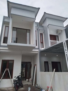 Rumah 2 lantai exclusive Anyelir Renon Denpasar