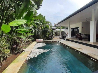 2 bedrooms Villa for yearly lease located at Seminyak area close to Gusto gelato & Nuri's