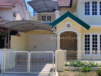 380. Disewakan Rumah 2 Lantai Villa Valensia Pakuwon Indah