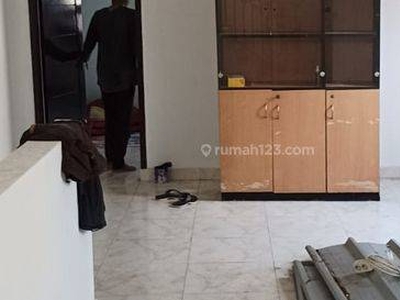 ANA RUMAH 4X15M DI JALAN RAYA JELAMBAR