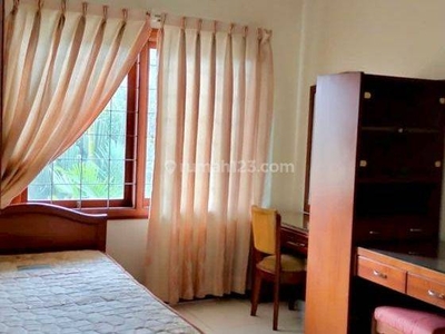 Disewakan Rumah Nyaman Asri Full Furnish di Setra Indah