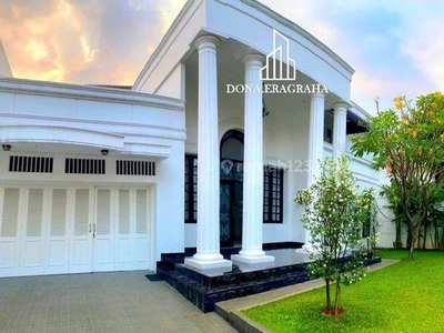 Modern Classic House 5 Minutes From Jis In Pondok Indah, Jaksel