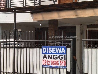 Rumah 3lt Rapi Dan Nyaman Area Pulomas Row 2 Mbl Cocok Unt Tinggal, Kantor Atau Tempat Usaha