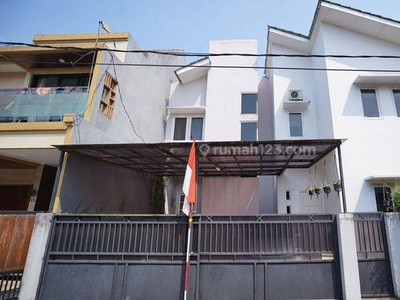 Rumah Luas 2 Lantai 4 Kamar Harga Nego di Tangerang Selatan Siap KPR J17899