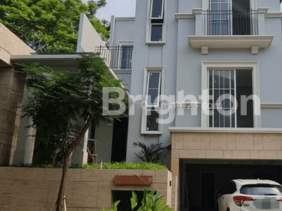 RUMAH LUX LEBAK BULUS, SOUTH GROVE JAKARTA SELATAN KONDISI FULL FURNISHED