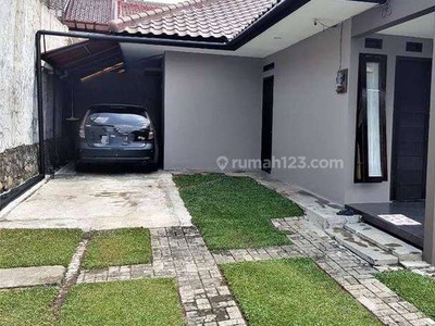 Rumah Sewa Hook di Jln Kecapi, 700 Meter Ke Jalan Raya Jagakarsa