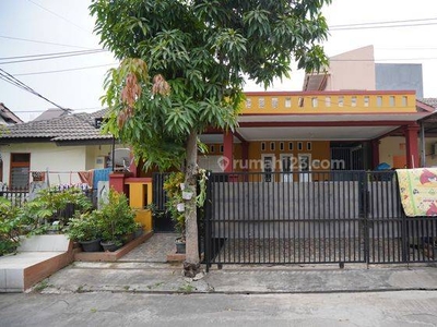 Rumah SHM 2 Lantai Dekat Mall Summarecon Bekasi Harga Nego Siap KPR J18025