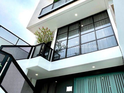 Rumah Siap Huni 3 Lantai Bagus di Jln Cipete, Jakarta Selatan