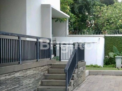 RUMAH SIAP HUNI DI CILANDAK BARAT, JAKARTA SELATAN