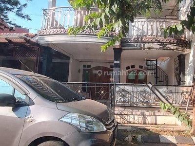 Disewakan Rumah 2lantai Siap Pakai di Kemang Pratama 3