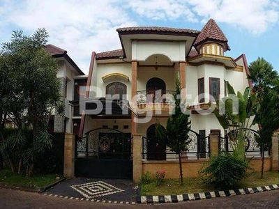 rumah mewah di istana dieng. lokasi premium di kota malang tenang, aman, asri