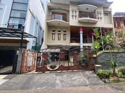 Rumah Mewah Disewakan di Gegerkalong Kota Bandung