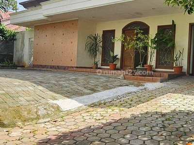 Rumah Siap Huni Area Elite Kemang Jakarta Selatan