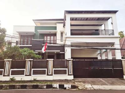 Dijual rumah mewah di Menteng Jakarta pusat