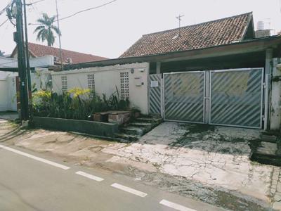 Rumah Tahun 50an Area Komplek Pejabat, 50 Meter Ke Jalan Dharmawangsa