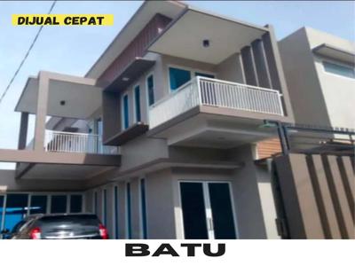 Dijual rumah kota batu Villa + kolam renang