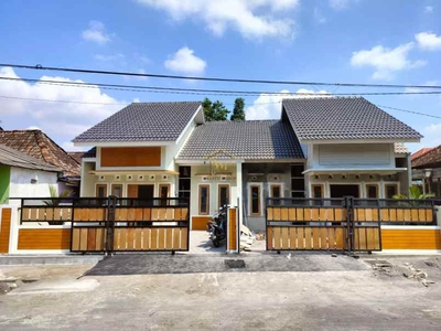 Dijual Rumah Baru Modern Minimalis Taman Luas Tinggal 1 Unit