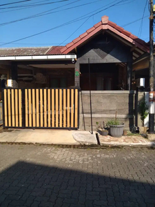 Disewakan Rumah Lokasi Perum Taman Marina Semarang