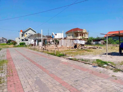 Lokasi berkembang di Selatan TOL Klodran. LT 140 mtr