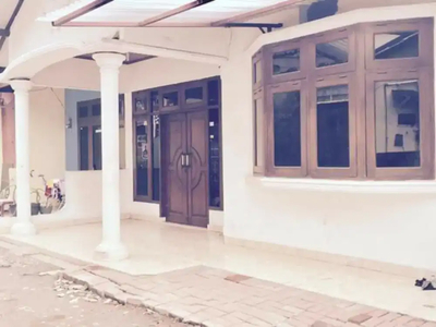 Rumah di kotrakan tahunan / di jual