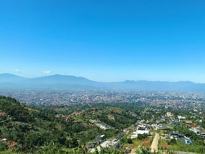 Tanah Puncak Dago dengan Pemandangan Kota Bandung untuk Dijual