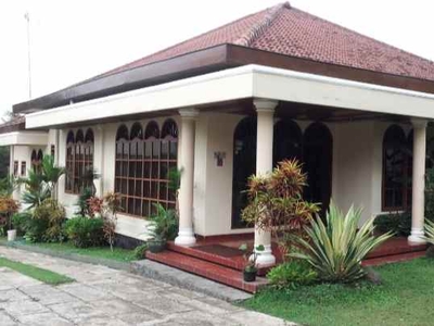 Villa Di Pusat Kota Batu 100m Dari Museum Angkot Luas 2470m
