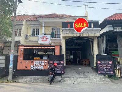 Rumah 2 lantai cocok buat usaha di Boulevard Hijau