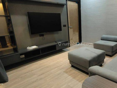 Apartement The Kensington Royal Suites 3 BR Furnished Bagus