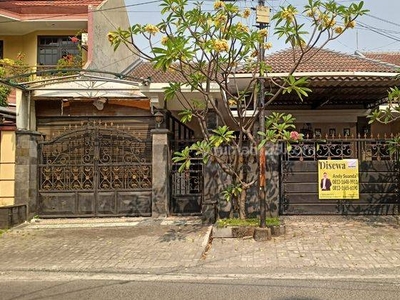 Disewakan Rumah 2 Lantai di Jalan Jemursari Surabaya