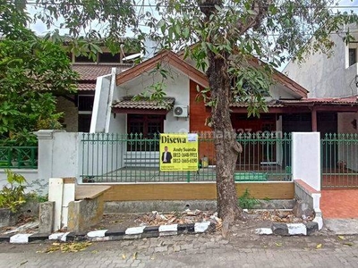 Disewakan Rumah Strategis di Ketintang Permai Surabaya