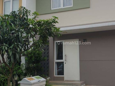 Rumah 2 lantai di Cluster Dayana Mainroad Summarecon Bandung