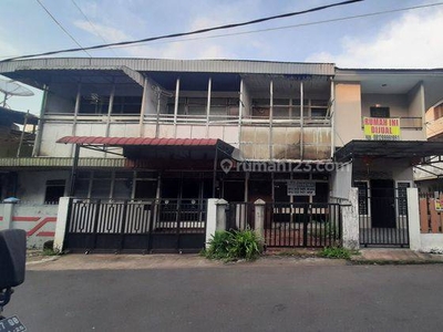 Rumah 2lt di tengah kota Jl. Merdeka Gg. Bangau (dekat pasar)