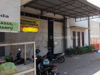 Sewa Gudang di pinggir jalan raya Woltermonginsidi