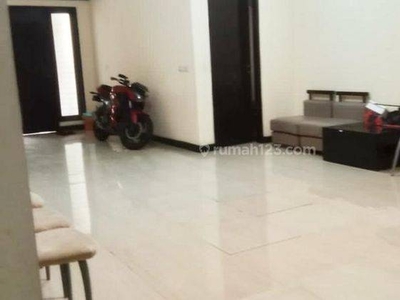 Chandra Rumah Strategis Uk 12x20m di Komplek Kavling Polri