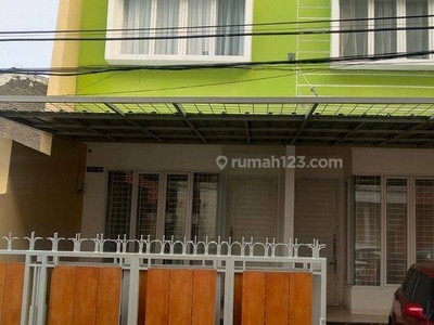 Di kontrakan rumah siap huni dekat mall KokAs jaksel