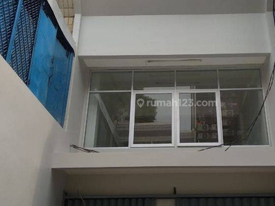 Dijual Ruko 3lt baru renovasi di Pangeran Tubagus Angke. Akses tol angke dekat Taman Duta Mas pusat perkantoran BCA,restauran,pasar. Cocok untuk Usaha/Kantor/Gudang/Kost2an