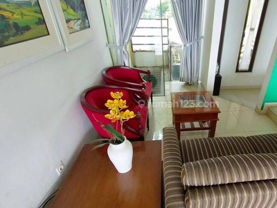 Dikontrakan rumah bagus fullfurnished dengan view gunung dan golf